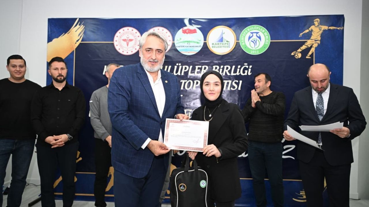 Kartepe’de Spor Camiası Başkanlar Kurulu ve Sertifika Töreninde Buluştu