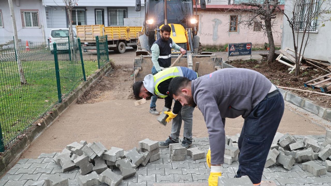İstasyon Mahallesi’nde Sokak Yenilendi: 1405/2’de Parke Serimi Tamamlandı
