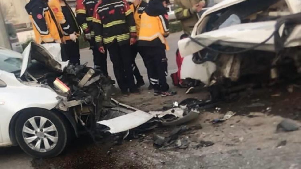 4 ARAÇ BİRBİRİNE GİRDİ: 1 ÖLÜ, 1 YARALI