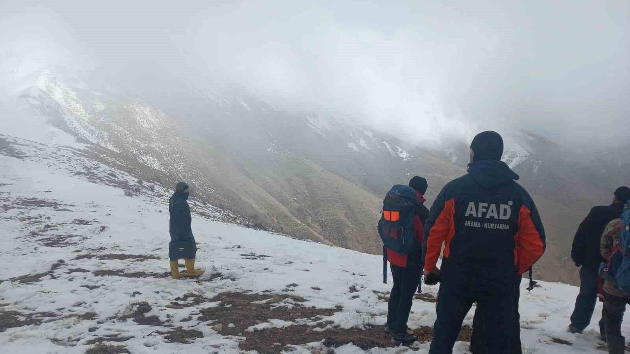 BOZDAĞ’DA KAYBOLAN DAĞCI İÇİN KRİTİK GELİŞME! ARAMA ÇALIŞMALARI İZMİR’E KAYDIRILDI