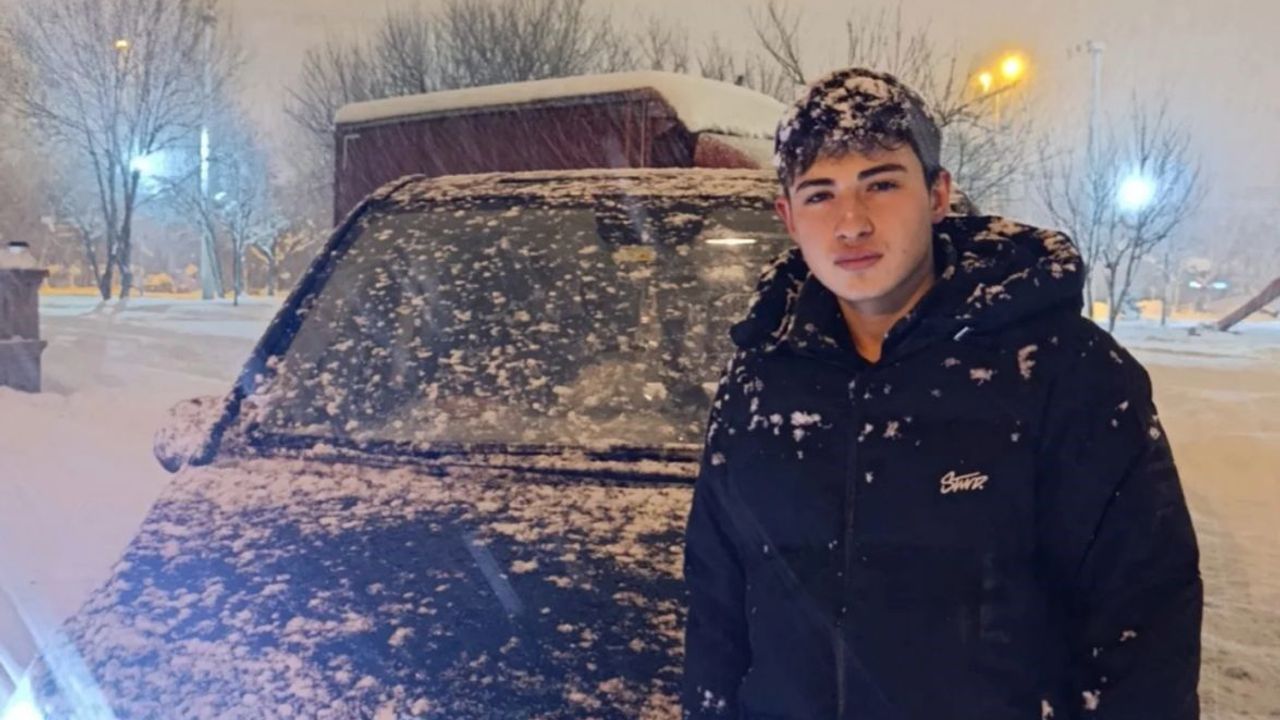 ÇAKMAK GAZI ÇEKEN 16 YAŞINDAKİ GENÇ HAYATINI KAYBETTİ