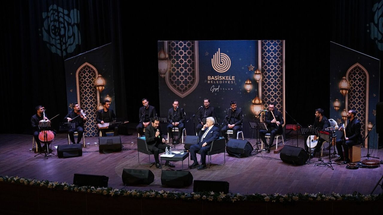 BAŞİSKELE’DE TASAVVUF GECESİ: AMİR ATEŞ’TEN GÖNÜLLERE DOKUNAN KONSER