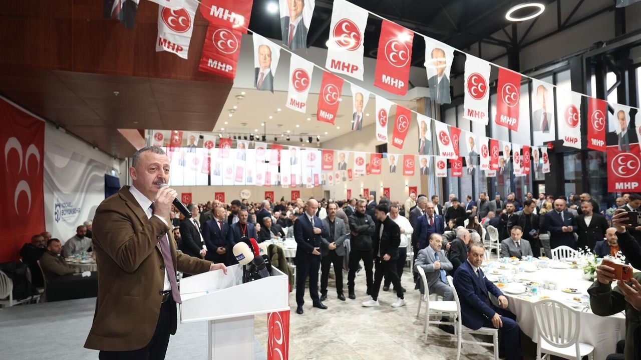 BAŞKAN BÜYÜKAKIN MHP’NİN İFTAR PROGRAMINA KATILDI