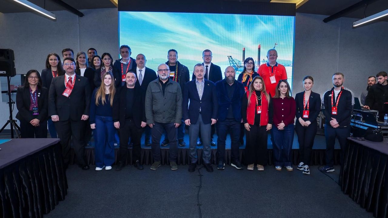 BAŞKAN BÜYÜKAKIN ULUSLARARASI GAZETECİLERLE BULUŞTU