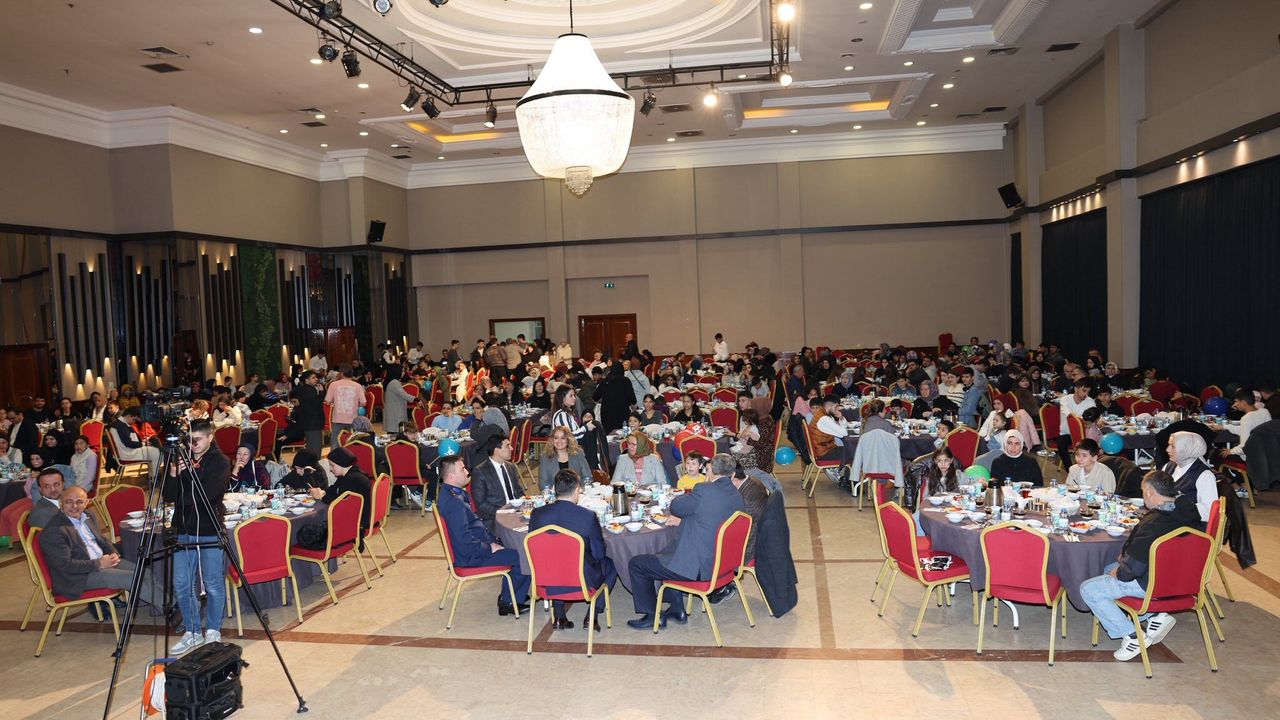 KÖRFEZ’DE YETİM VE ÖKSÜZ ÇOCUKLARLA İFTAR