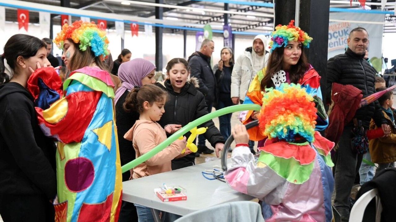 KARTEPE’DE BAYRAM COŞKUSU ZİRVEYE ÇIKTI! MİNİKLER ŞENLİKTE DOYASIYA EĞLENDİ