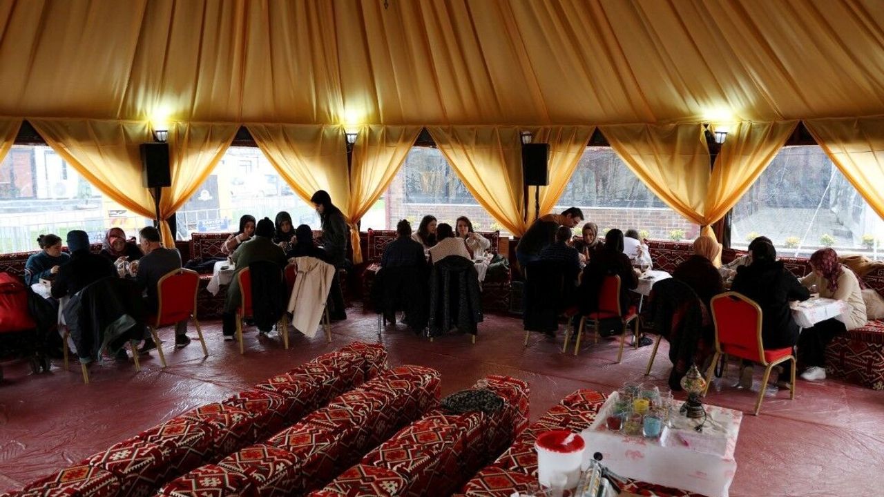 KARTEPE’DE SANATIN MERKEZİ OTAĞ ÇADIRI OLDU