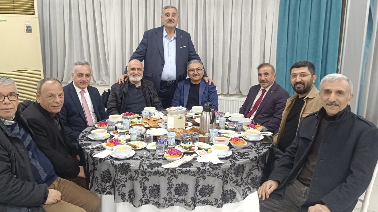 ERZURUMLULAR VAKFI ÖĞRETMENLERİ İFTAR SOFRASINDA BULUŞTURDU