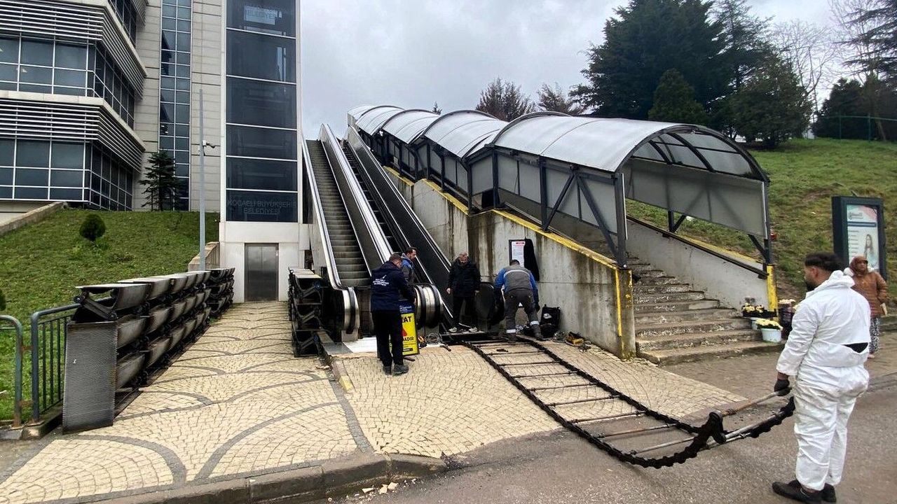 KOCAELİ’DE YÜRÜYEN MERDİVENLERDE PERİYODİK BAKIM ÇALIŞMASI