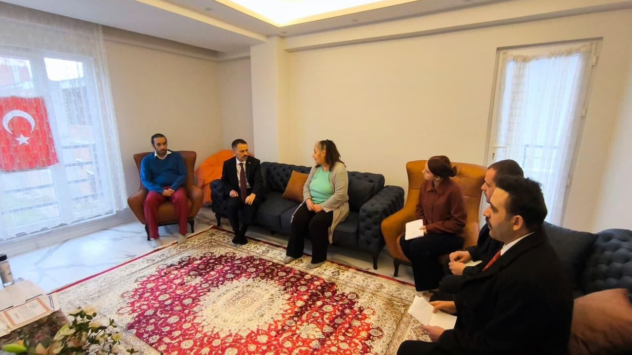 VALİ AKTAŞ’TAN BAYRAM ÖNCESİ ŞEHİT AİLELERİNE ANLAMLI ZİYARET