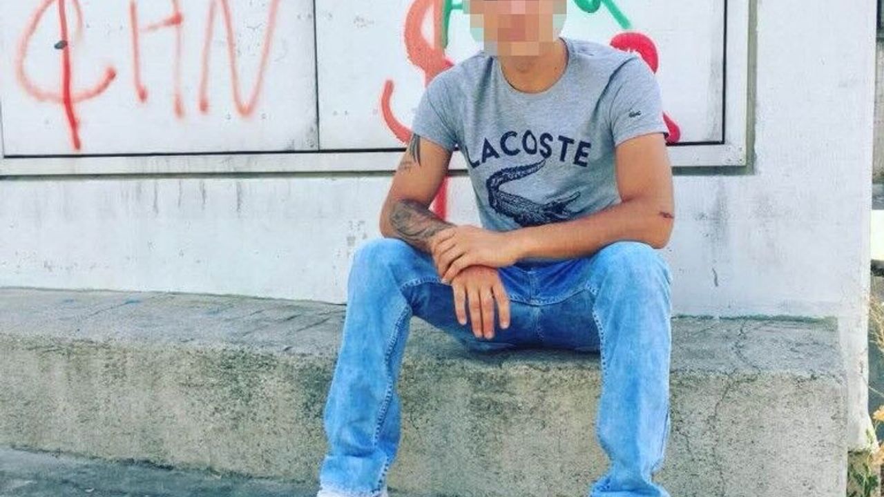 2 YAŞINDAKİ ÇOCUĞA BIÇAKLI SALDIRDI