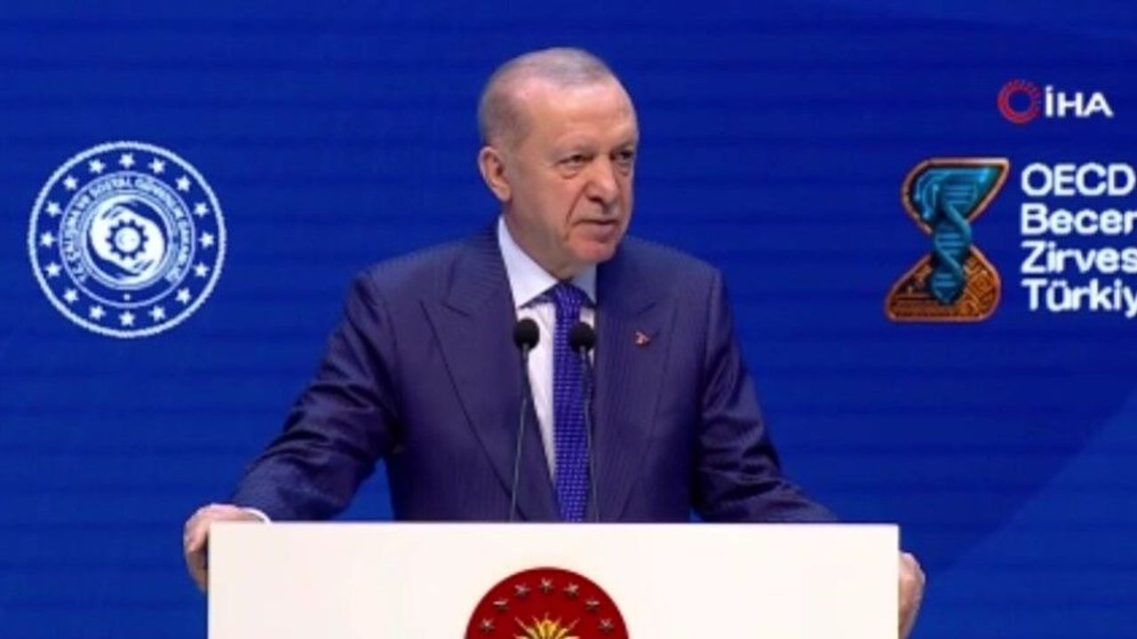 ERDOĞAN’DAN YAPAY ZEKA VE TEKNOLOJİ VURGUSU: “DÖNÜŞÜMÜ YÖNETMEK ZORUNDAYIZ”