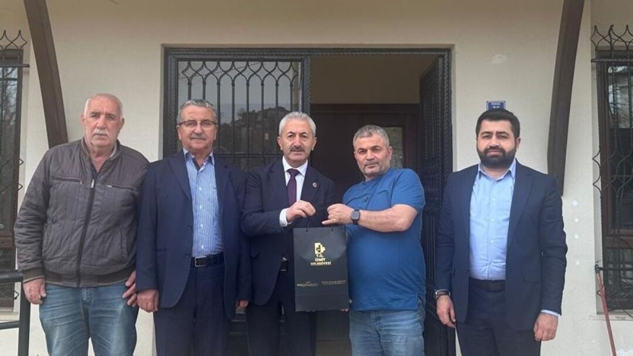 İZMİT BELEDİYESİ HEYETİNDEN MUHTARLARA ANLAMLI ZİYARET