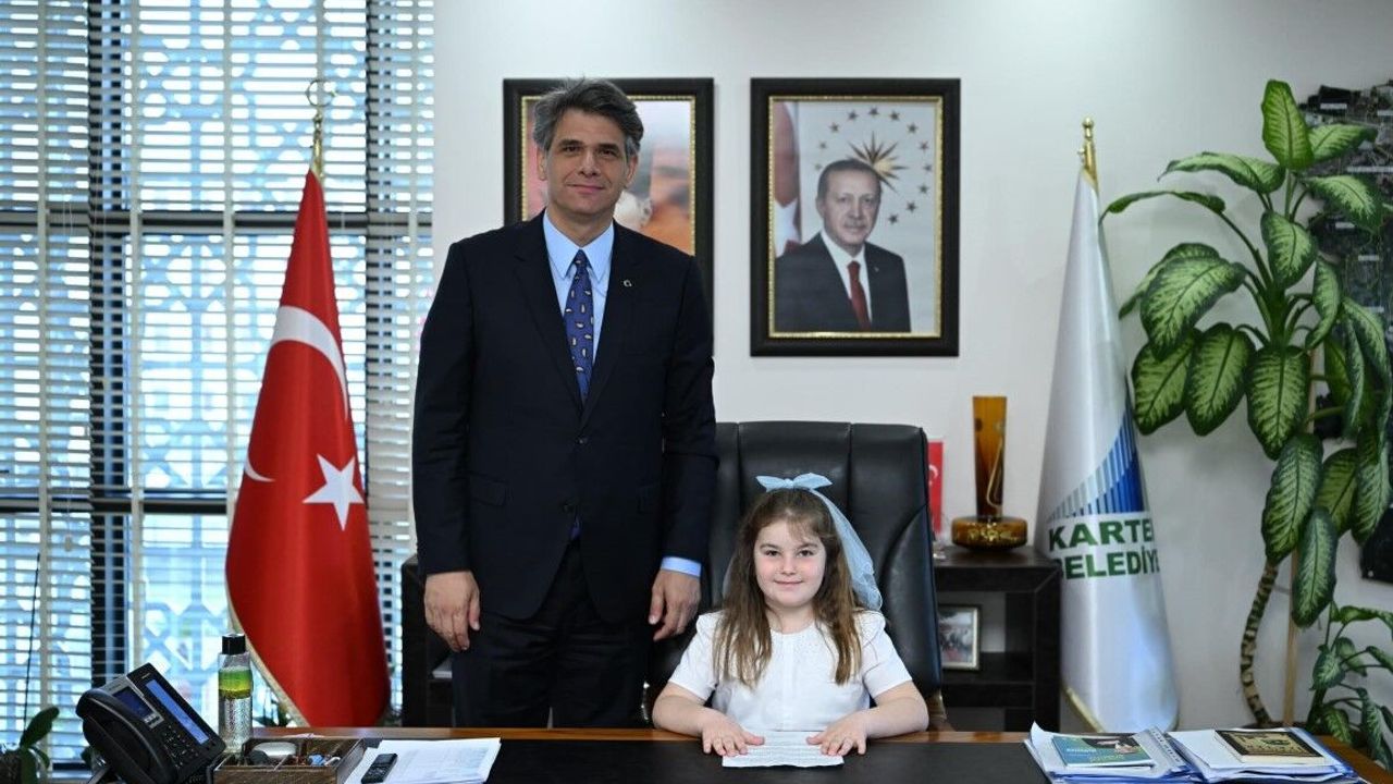 23 NİSAN’DA KARTEPE’DE BAŞKANLIK KOLTUĞU ÇOCUKLARA EMANET EDİLDİ