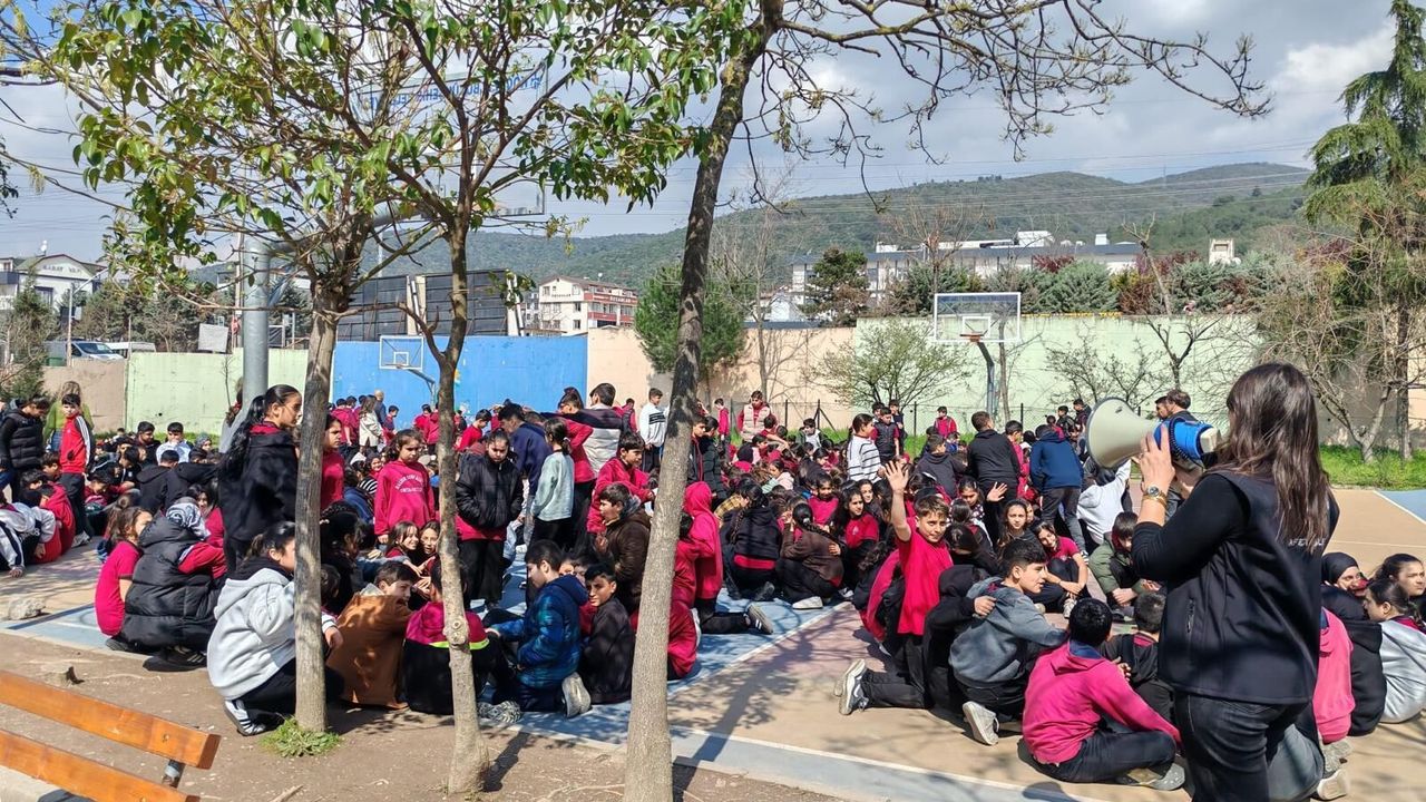 KOCAELİ’DE AFET FARKINDALIK EĞİTİMLERİ 5 BİN ÖĞRENCİYE ULAŞTI