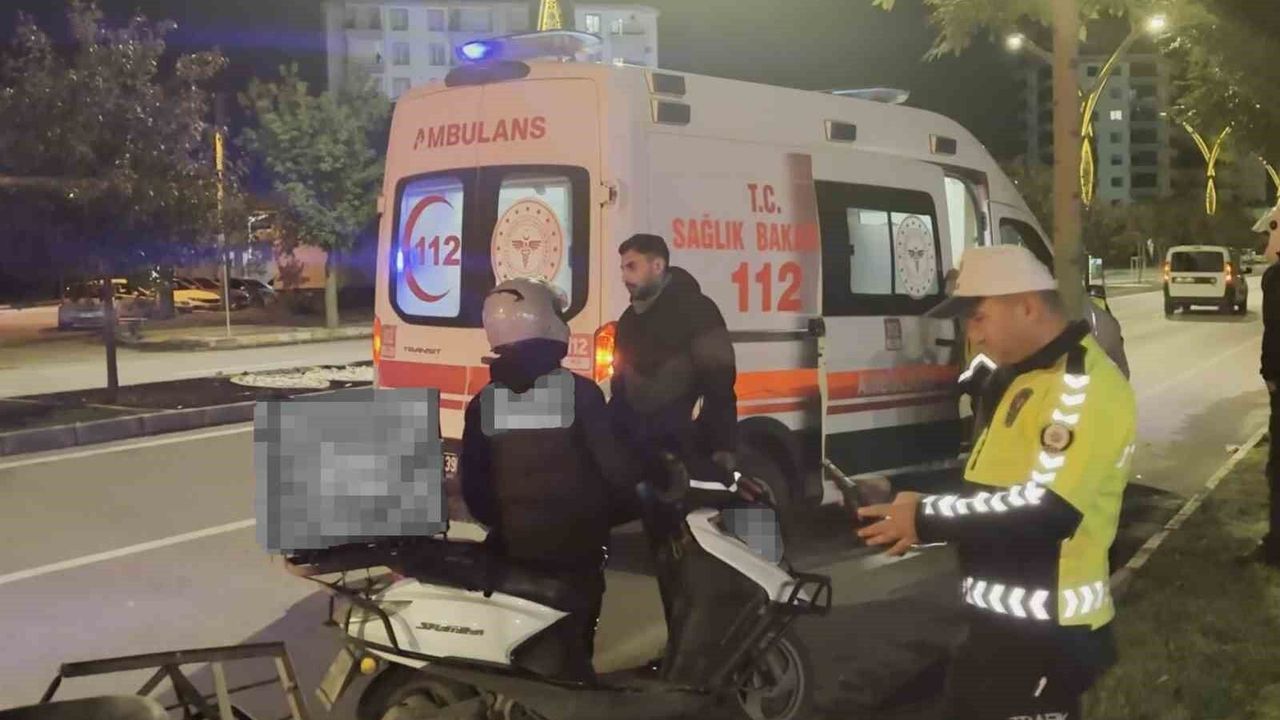 MOTOSİKLETE ÇARPAN SÜRÜCÜ KAZA SONRASI KAÇTI