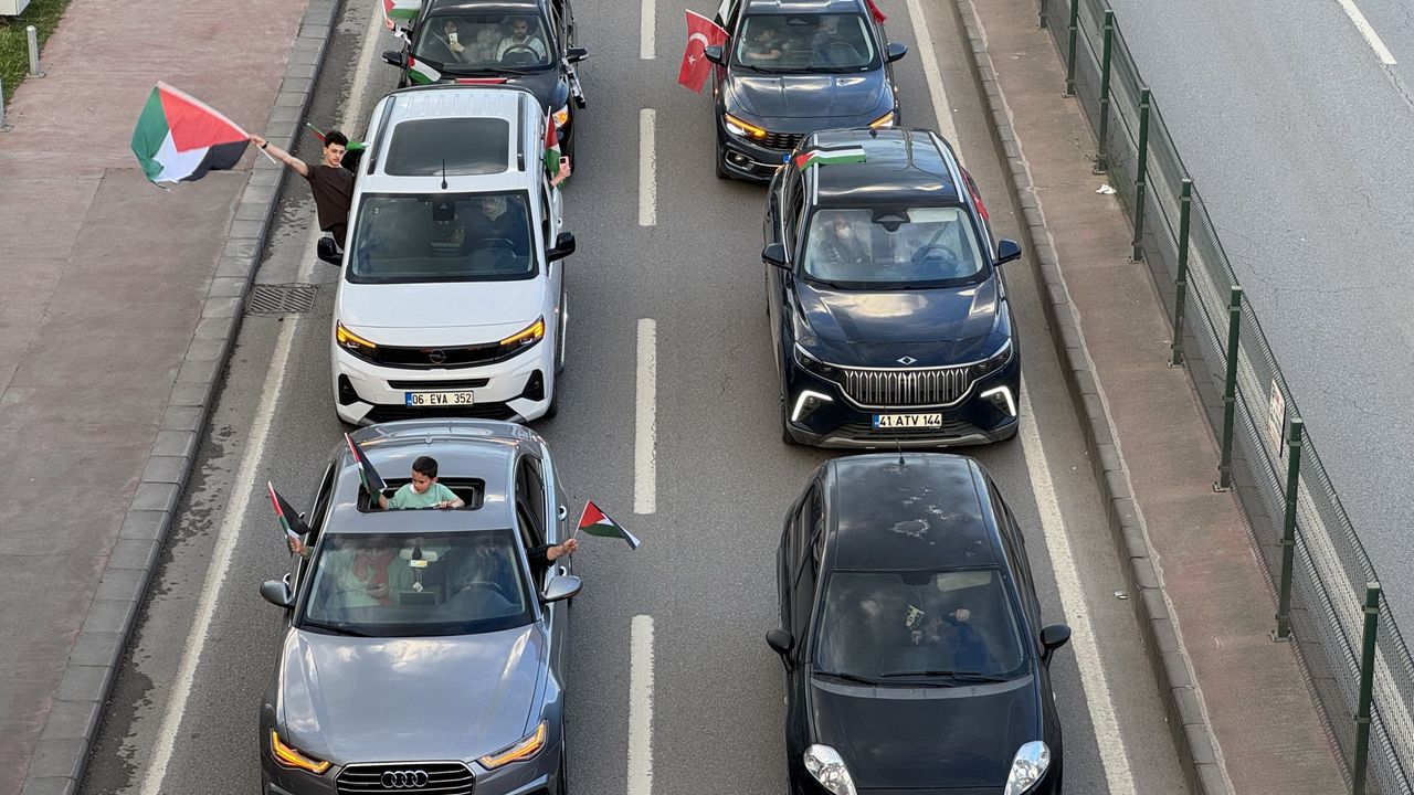 KOCAELİ’DE FİLİSTİN’E DESTEK İÇİN YÜZLERCE ARAÇLIK KONVOY
