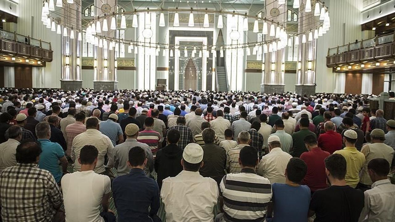 KOCAELİ CUMA NAMAZI SAATİ 15 MAYIS 2026: KOCAELİ’DE CUMA NAMAZI SAAT KAÇTA?