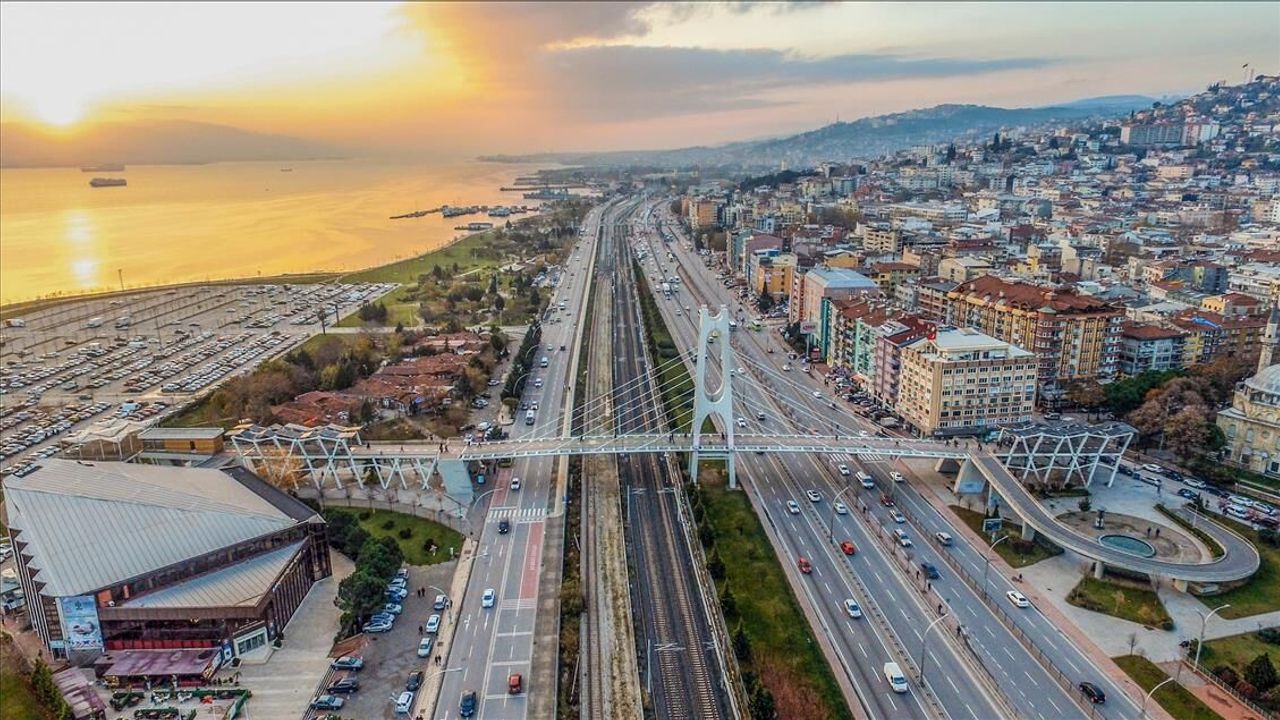 KOCAELİ BUGÜN HAVA DURUMU: SICAKLIK, YAĞIŞ İHTİMALİ VE RÜZGAR ÖNGÖRÜSÜ