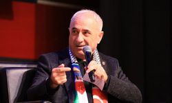 GEBZE KİTAP FUARINDA NURULLAH GENÇ KONFERANSI