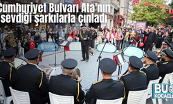 Cumhuriyet Bulvarı Ata'nın sevdiği şarkılarla çınladı
