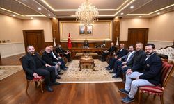 Kocaeli Bingöllüler Dernek Yönetiminden Valimiz İlhami Aktaş’a Ziyaret