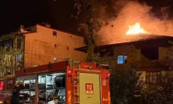 EVİN ÇATISI ALEV ALDI 