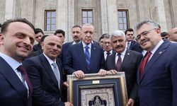 Hereke'de Üretilen İlk Halı Cumhurbaşkanı Erdoğan'a Hediye Edildi