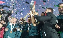 Şampiyon Kocaelispor Kupasını Binlerce Taraftarı Önünde Kaldırdı