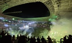 Stadyumda Coşku Seli, Sahnede Yıldız Yağmuru