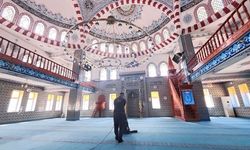 Kartepe’de Bayram Öncesi Camilere Temizlik Seferberliği