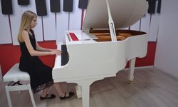 12 Yaşındaki Aylin, Fazıl Say'ın İzinde