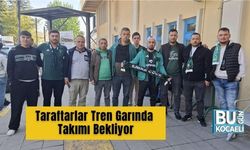 Taraftarlar Tren Garında Takımı Bekliyor