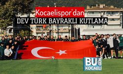 Kocaelispor'dan Dev Türk Bayraklı Kutlama