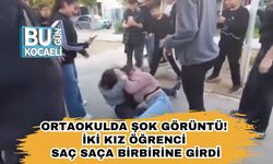Ortaokulda Şok Görüntü! İki Kız Öğrenci Saç Saça Birbirine Girdi