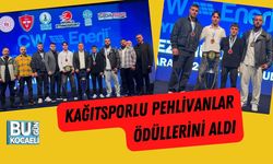 Kağıtsporlu Pehlivanlar Ödüllerini Aldı