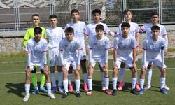 Körfez Belediyesi’nin Ücretsiz Futbol Okullarıyla Yüzlerce Genç Geleceğe Hazırlanıyor