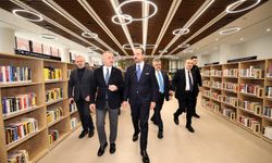 Kürşad Zorlu’dan Alev Alatlı Kütüphanesi’ne Övgü