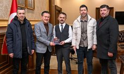 Vali İlhami Aktaş’a Batı Trakya Türklerinden Anlamlı Ziyaret
