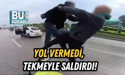 Yol Vermedi, Tekmeyle Saldırdı!