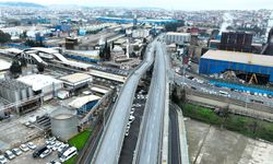 BÜYÜKŞEHİR’İN ULAŞIM HAMLESİ MEYVESİNİ VERDİ: GEBZE FENİŞ KAVŞAĞI’NDA TRAFİK RAHATLADI