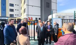 İZMİT’TE EĞİTİM MESAİSİ: VALİ AKTAŞ’TAN 23 NİSAN İLKOKULU’NDA ZİYARET