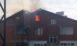 6 KATLI BİNADA ÇATI KATINDA KORKUTAN YANGIN