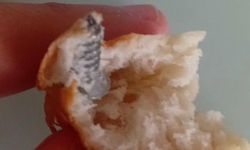 EKMEKTEN VİDA ÇIKTI: VATANDAŞ ŞOKTA