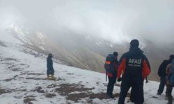 BOZDAĞ’DA KAYBOLAN DAĞCI İÇİN KRİTİK GELİŞME! ARAMA ÇALIŞMALARI İZMİR’E KAYDIRILDI