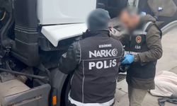 KAPIKULE’DE UYUŞTURUCU DARBE: TIRDA 53 KİLO SKUNK ELE GEÇİRİLDİ