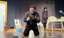 KÜTÜPHANELER HAFTASI’NDA GÖLCÜK’TE ÖĞRENCİLERE TİYATRO SÜRPRİZİ