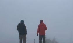 KASTAMONU’DA BAYRAMDA KAR SÜRPRİZİ! KAR ÜSTÜNDE AÇAN ÇİĞDEMLER BÜYÜLEDİ