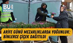 ARİFE GÜNÜ MEZARLIKLARDA YOĞUNLUK: BİNLERCE ÇİÇEK DAĞITILDI