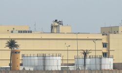 BAĞDAT’TA ABD BÜYÜKELÇİLİĞİNE FÜZE İSABET ETTİ: YANGIN ÇIKTI